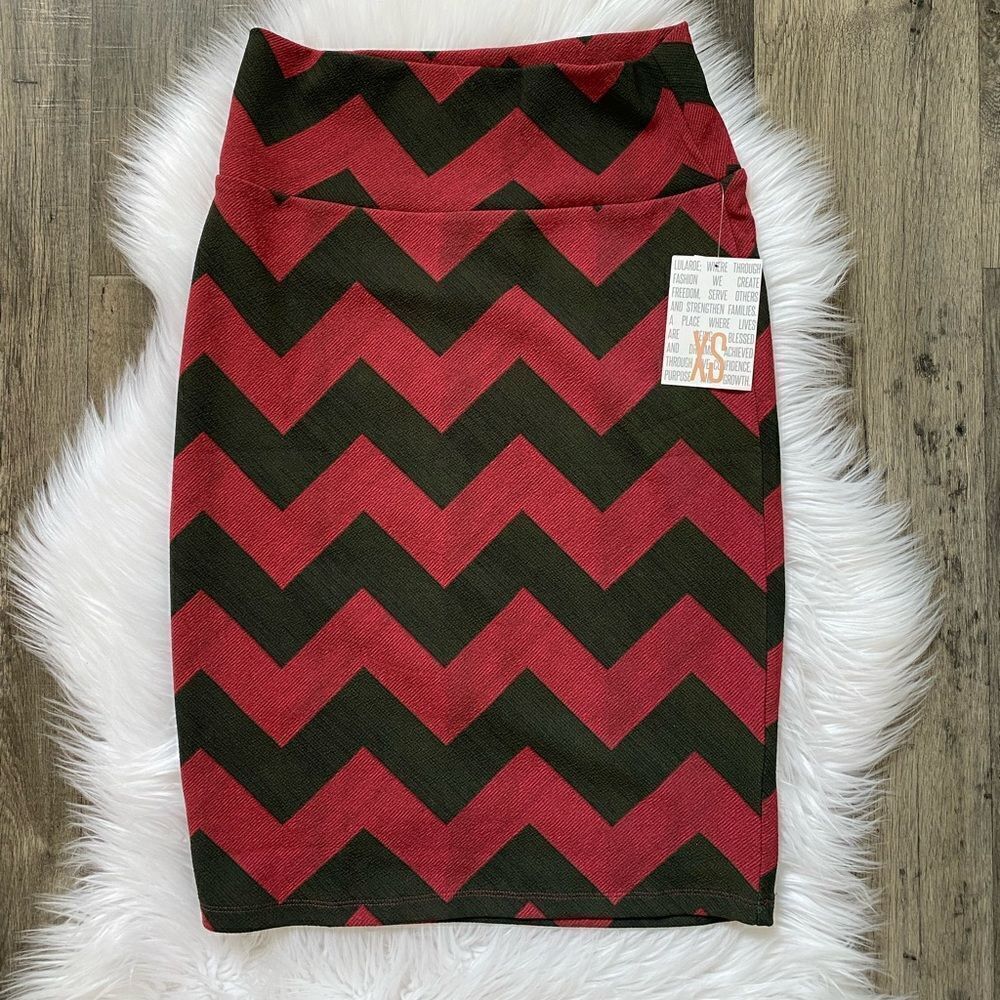 NEW WITH TAGS WOMENS LULAROE SKIRT SIZE XS